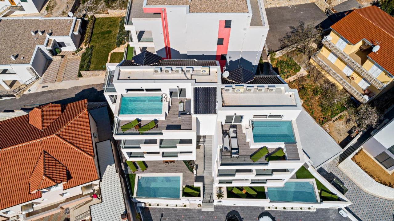 Aquarelle Apartment *
